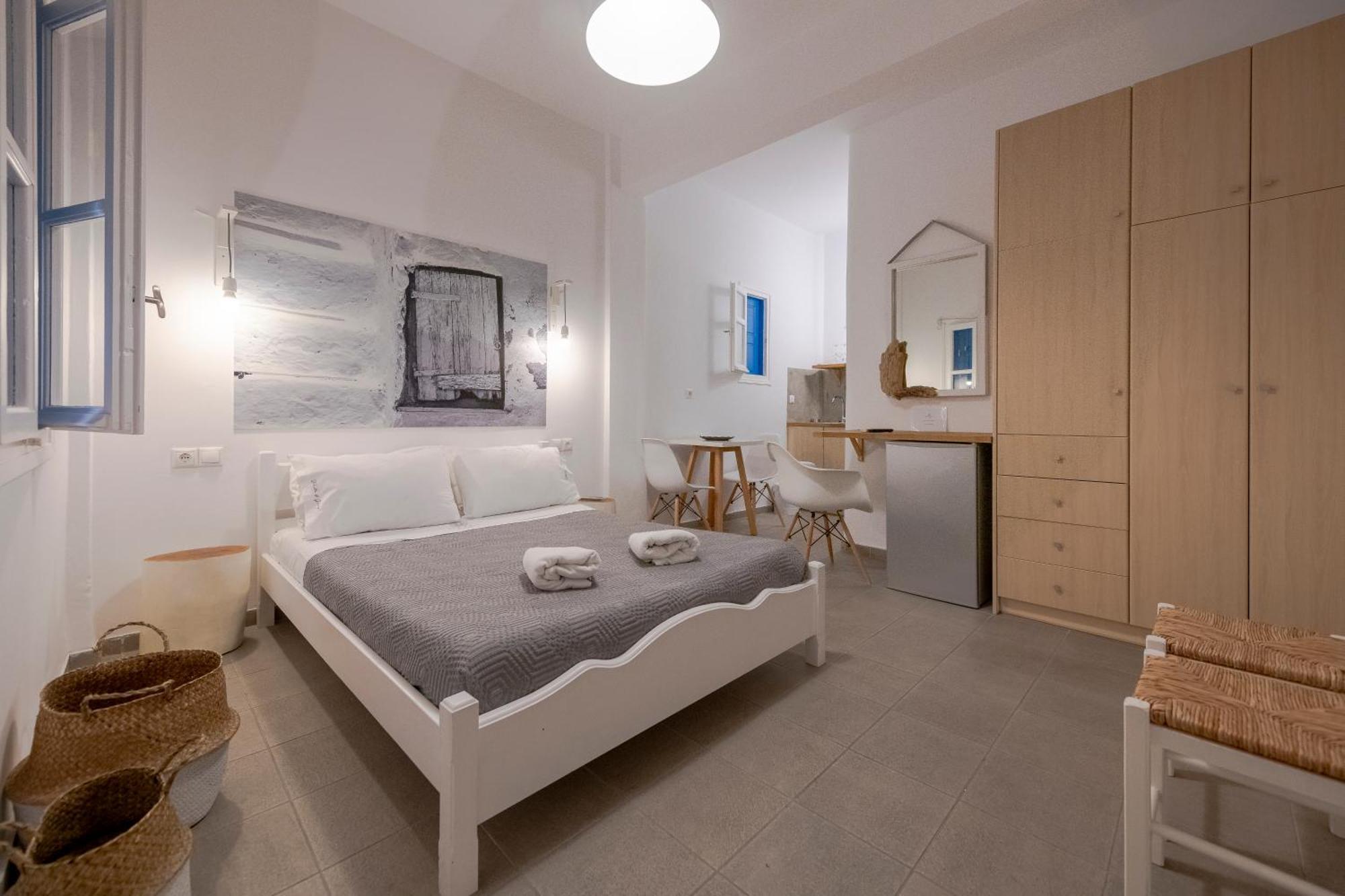 White And Grey Chora Apartment Mykonos Town Exterior photo