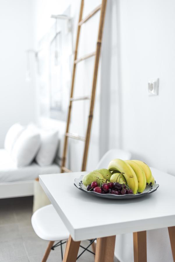 White And Grey Chora Apartment Mykonos Town Exterior photo